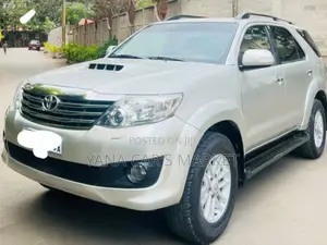Toyota Fortuner 3.0 D RWD 2013 Silver