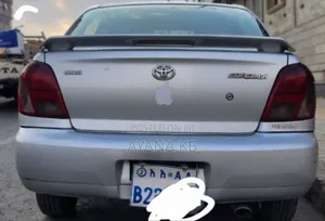 Toyota Platz 2001 Gold