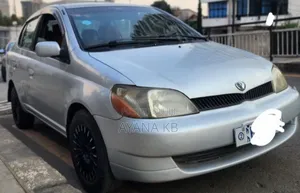 Toyota Platz 2001 Gold