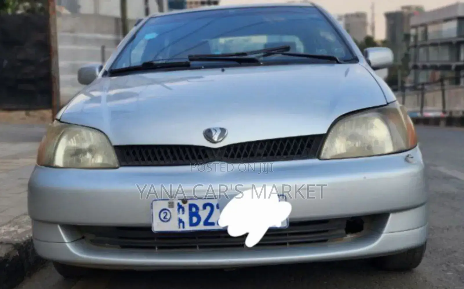 Toyota Platz 2001 Gold