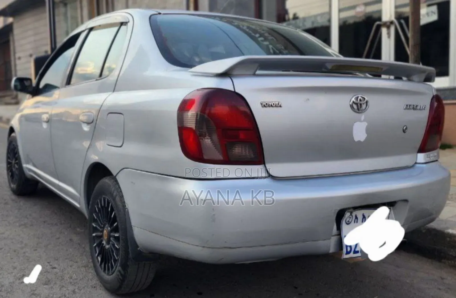 Toyota Platz 2001 Gold