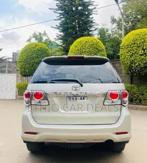 Toyota Fortuner 2012 Silver