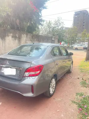 Mitsubishi Attrage 2022 Gray