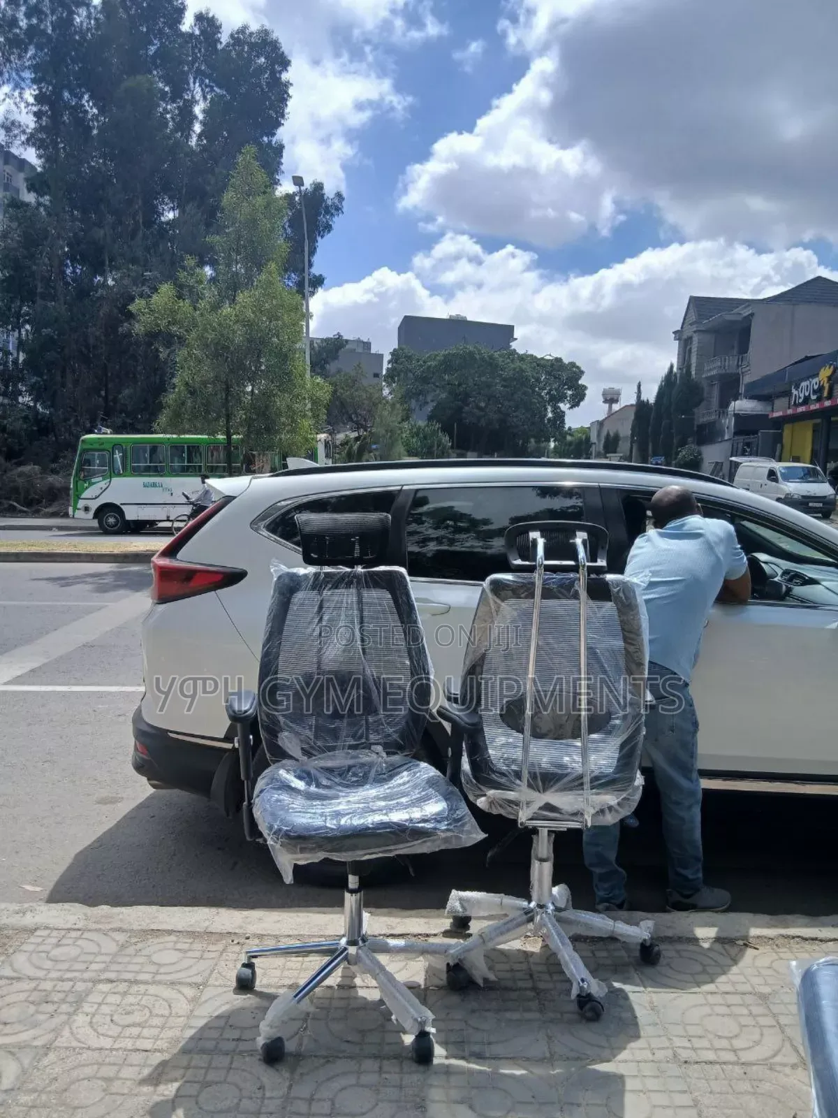 አዲስ Ergonomic የቢሮ ወንበር - ለጤና ተስማሚ እና ዘመናዊ