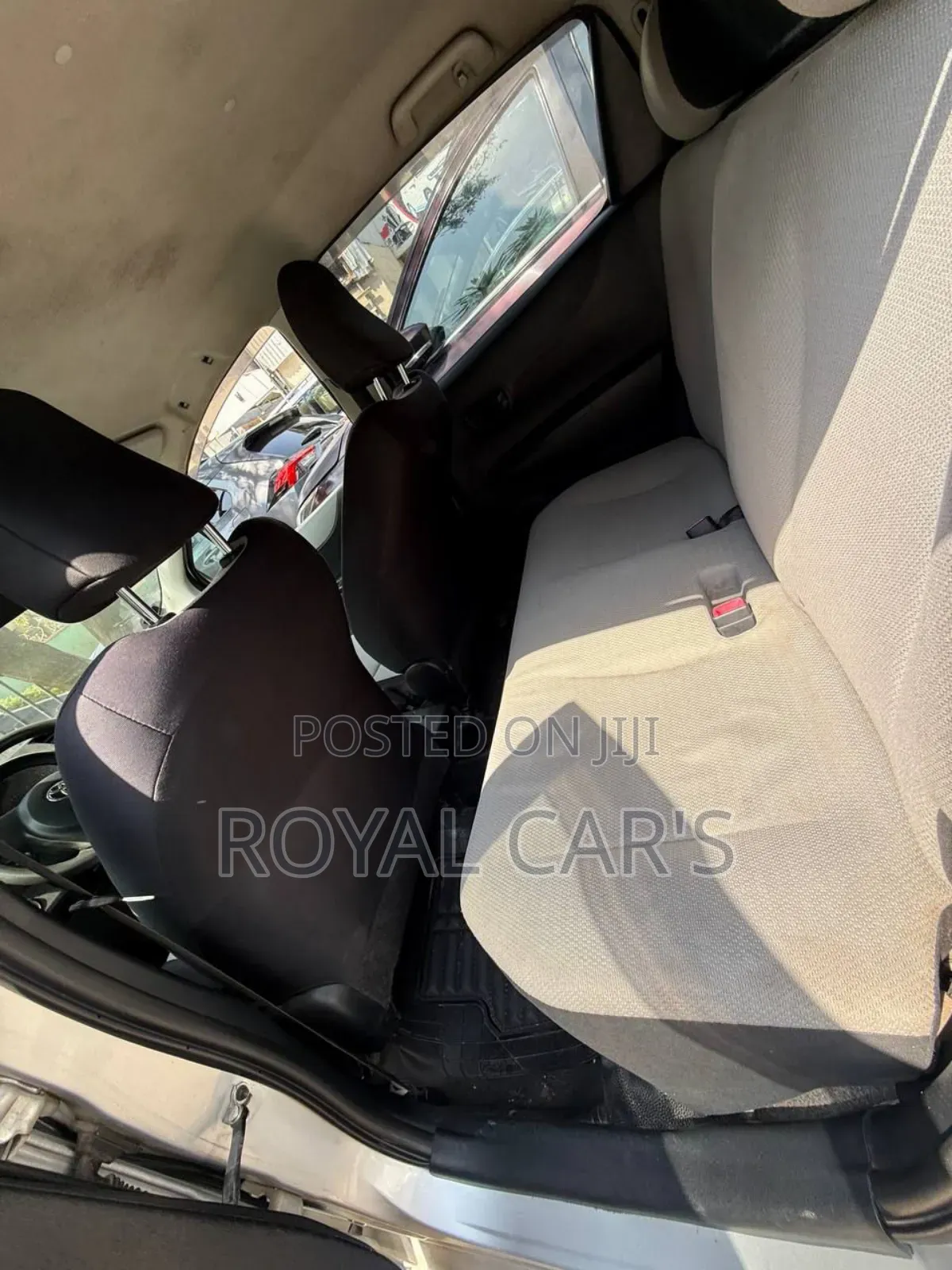 Toyota Yaris 2012 Silver