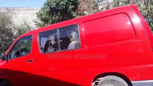 Toyota HiAce 2001 Red
