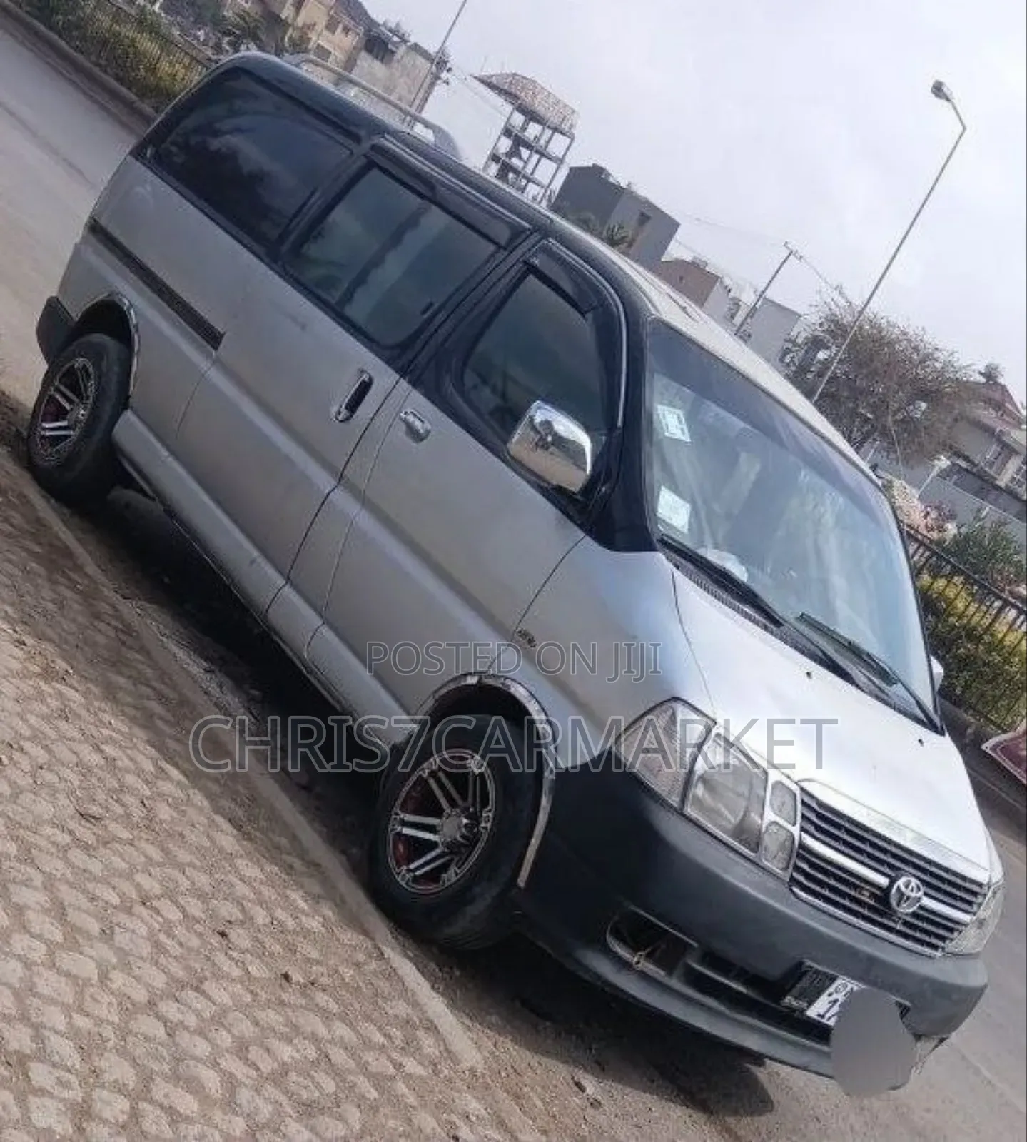 Toyota HiAce 2011 Silver