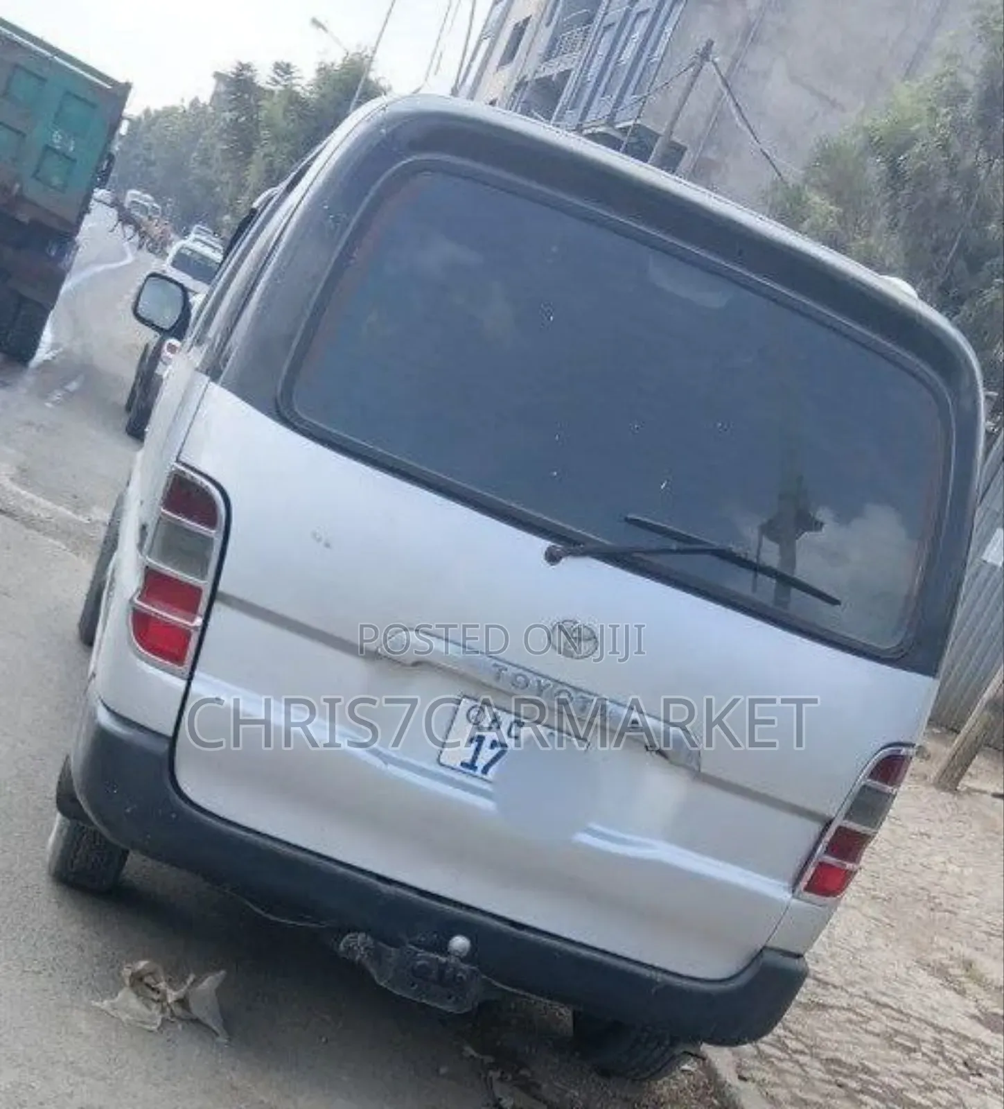 Toyota HiAce 2011 Silver