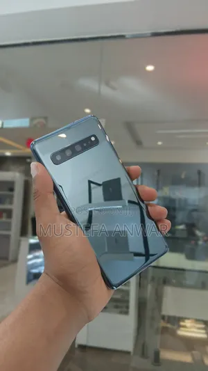 Photo - New Samsung Galaxy S10 5G 256 GB Silver