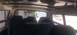 Toyota HiAce 2004 White