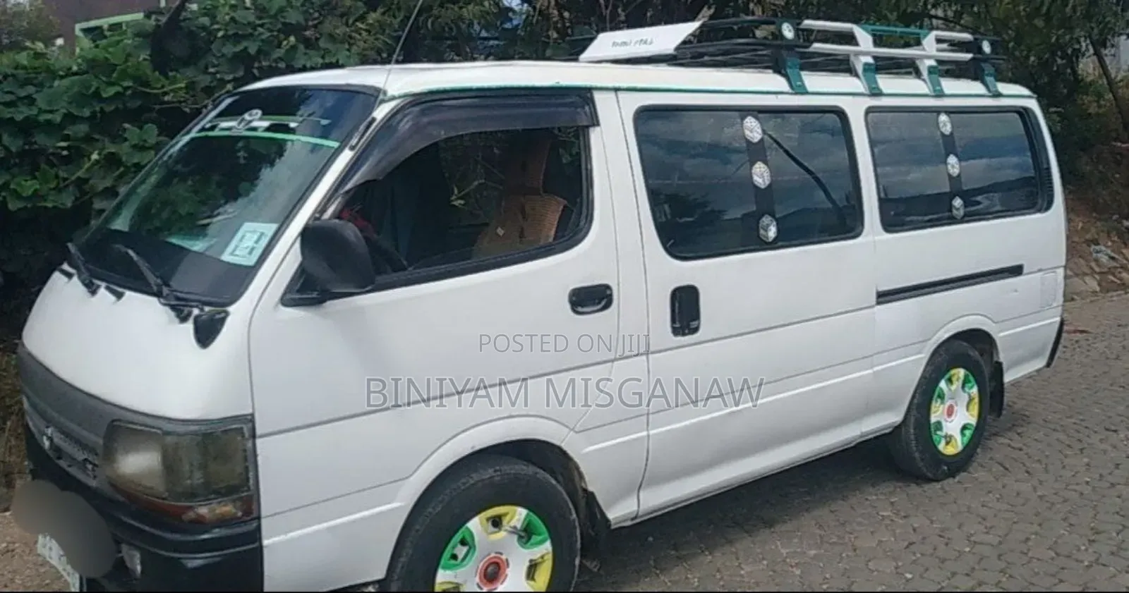 Toyota HiAce 2004 White