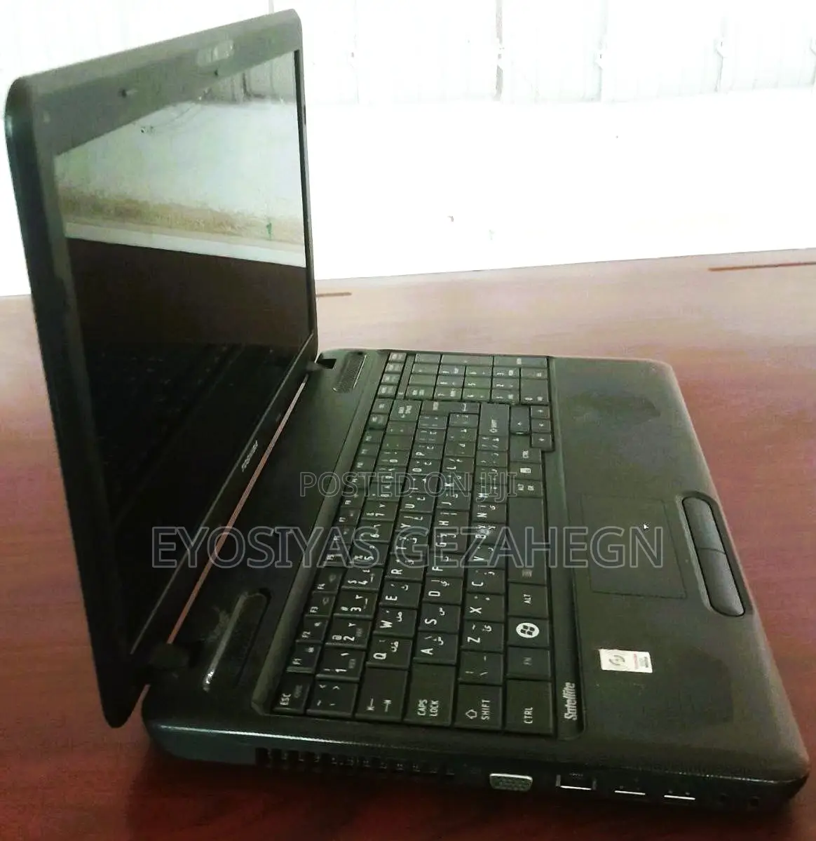 Laptop Toshiba Satellite C665 8GB Intel Core 3 HDD 500GB