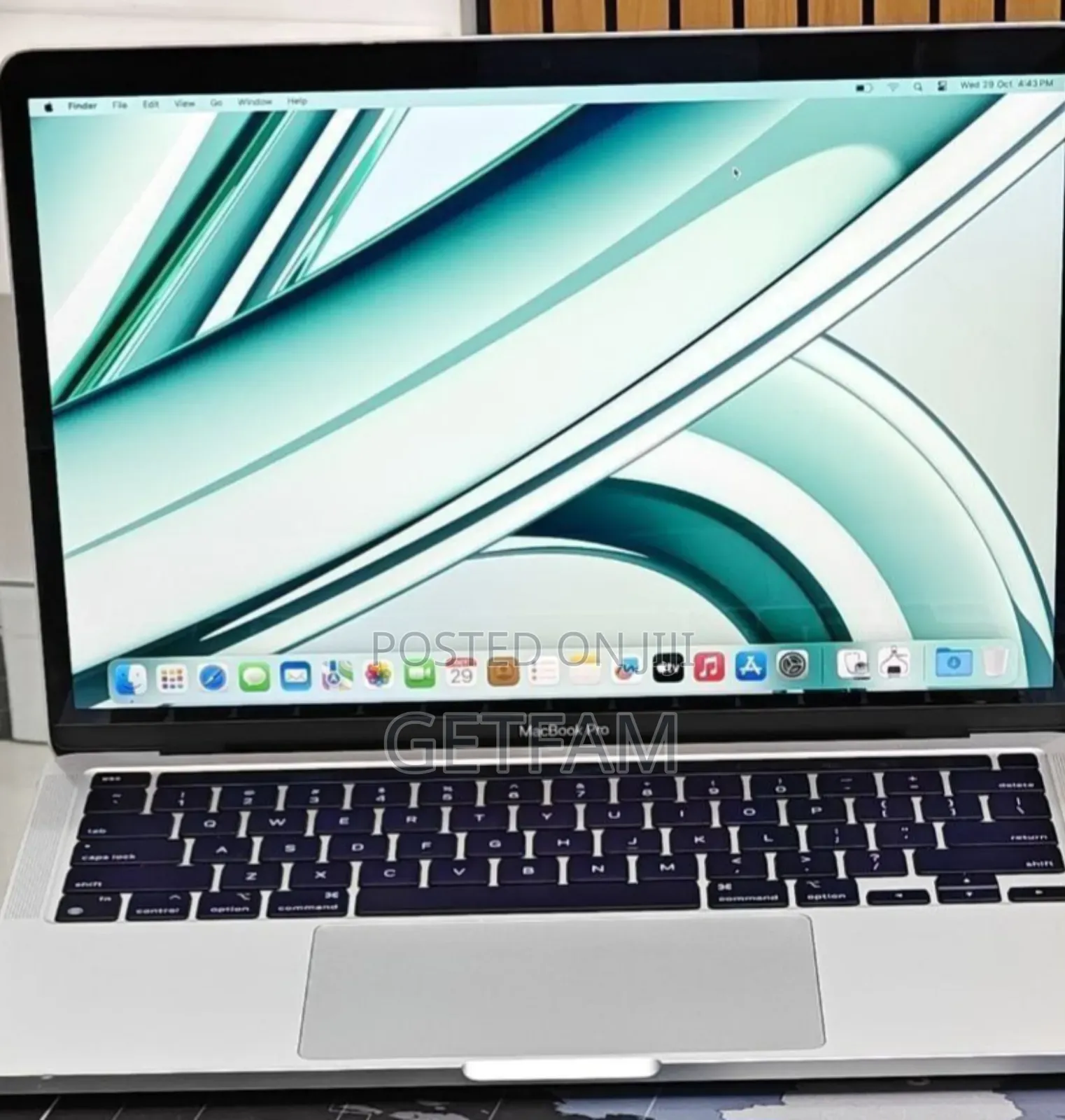 New Laptop Apple MacBook Air 2022 M2 8GB Intel Core M2 SSD 256GB