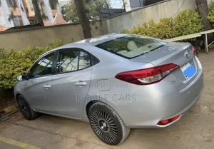 Toyota Yaris 2020 Silver