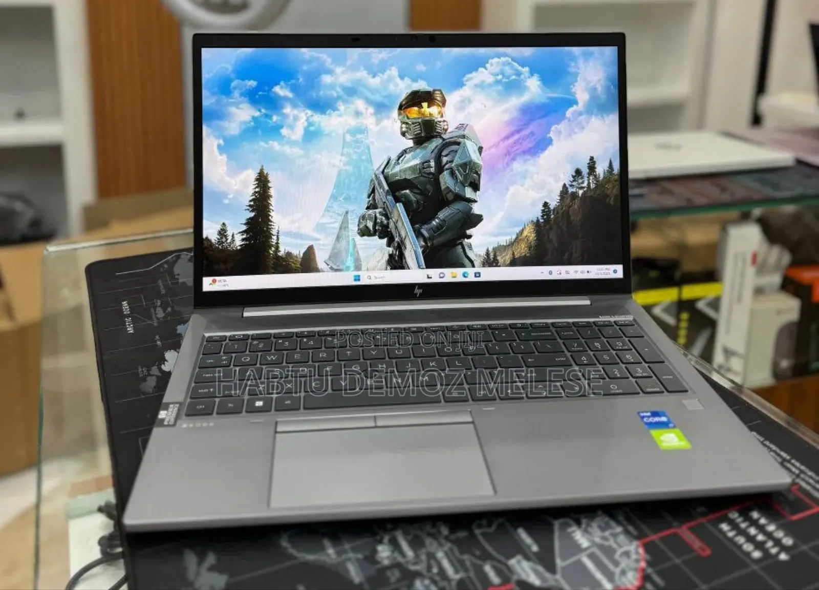 New Laptop HP ZBook Firefly G8 16GB Intel Core I7 SSD 512GB