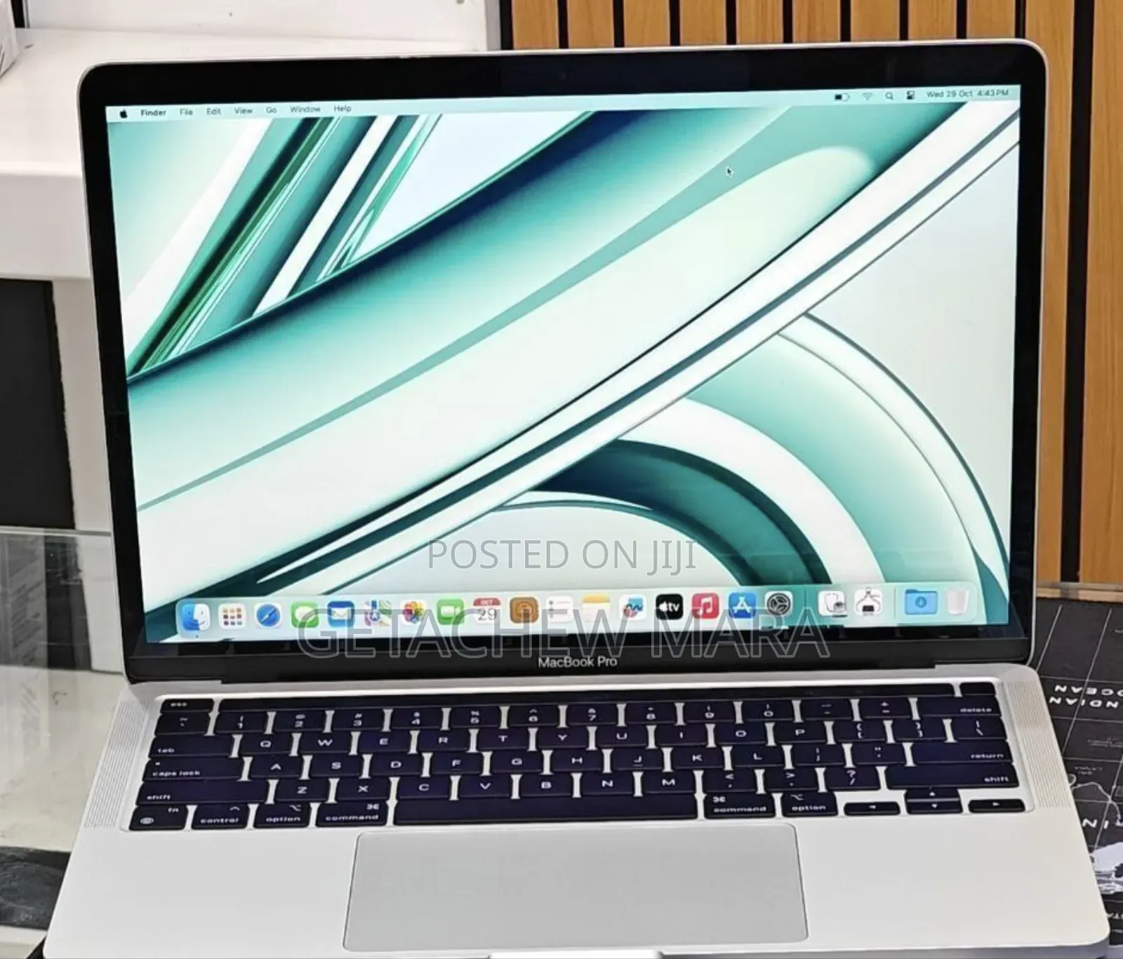 New Laptop Apple MacBook Pro 2022 M2 8GB Apple M2 SSD 256GB