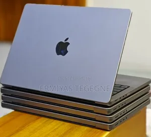 Photo - New Laptop Apple MacBook Pro M1 32GB AMD Ryzen 5 SSD 512GB