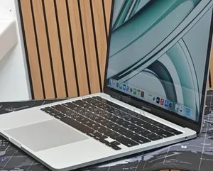 New Laptop Apple MacBook Pro 8GB Apple M2 SSD 256GB