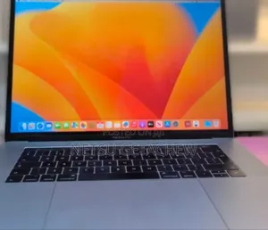 New Laptop Apple MacBook Pro 2017 16GB Intel Core I7 SSD 512GB