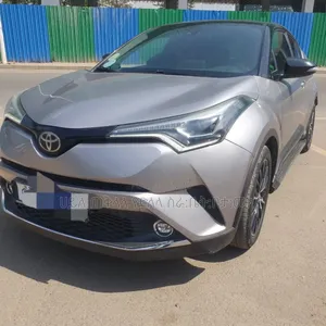 Photo - Toyota C-HR 2017 Gold