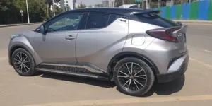 Toyota C-HR 2017 Gold