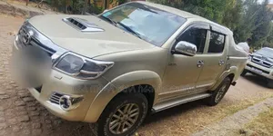 Toyota Hilux 2015 Gold