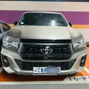Toyota Hilux 2020 Gold