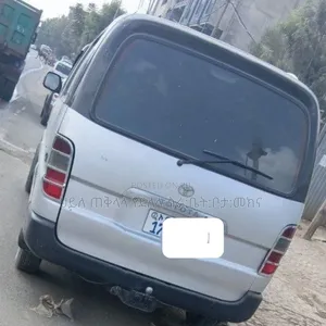 Toyota HiAce 2011 Silver