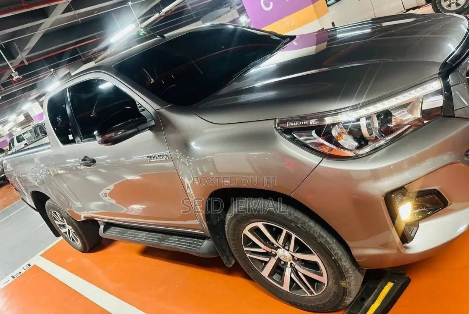 Toyota Hilux 2020 Gray