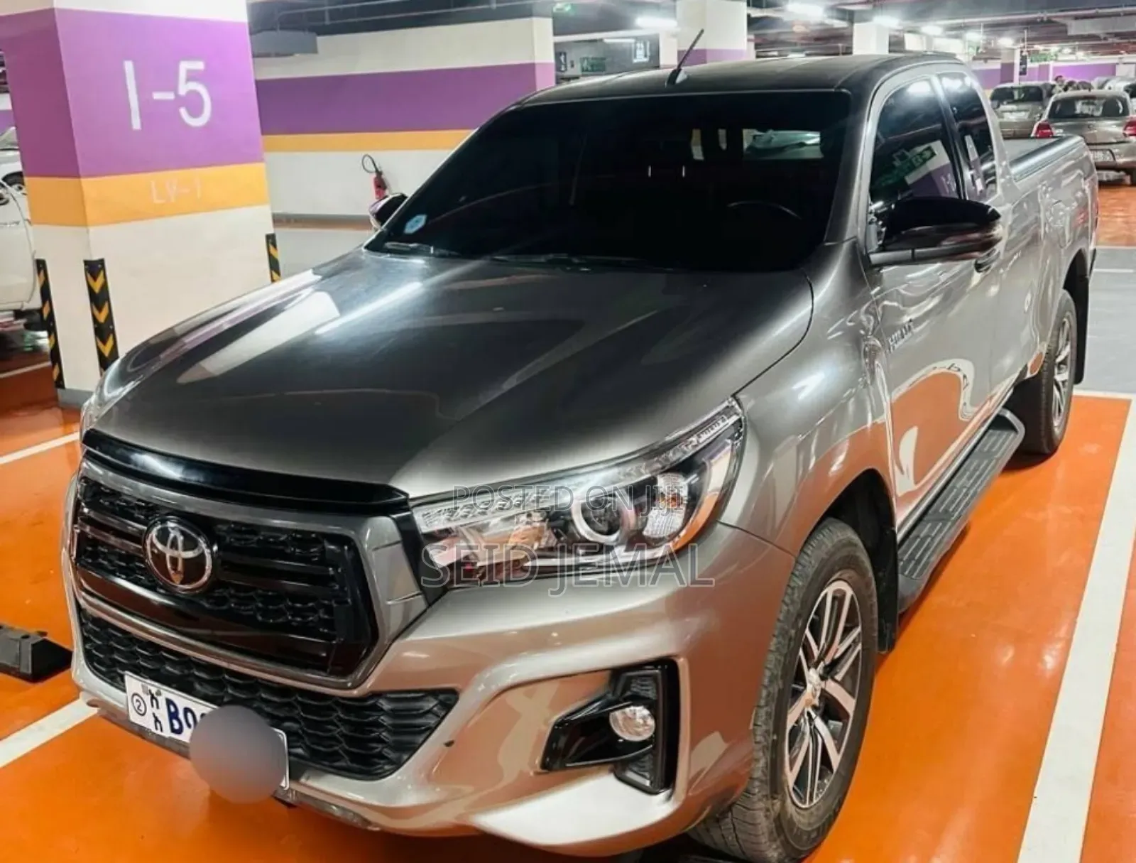 Toyota Hilux 2020 Gray