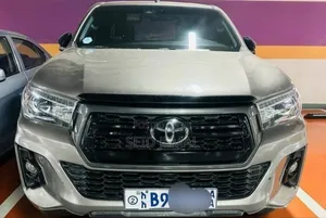 Toyota Hilux 2020 Gray