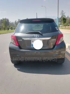 Toyota Yaris L Hatchback 5dr 2012 Gray