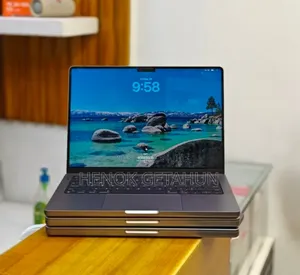 New Laptop Apple MacBook Pro M1 32GB Apple M1 Pro SSD 512GB