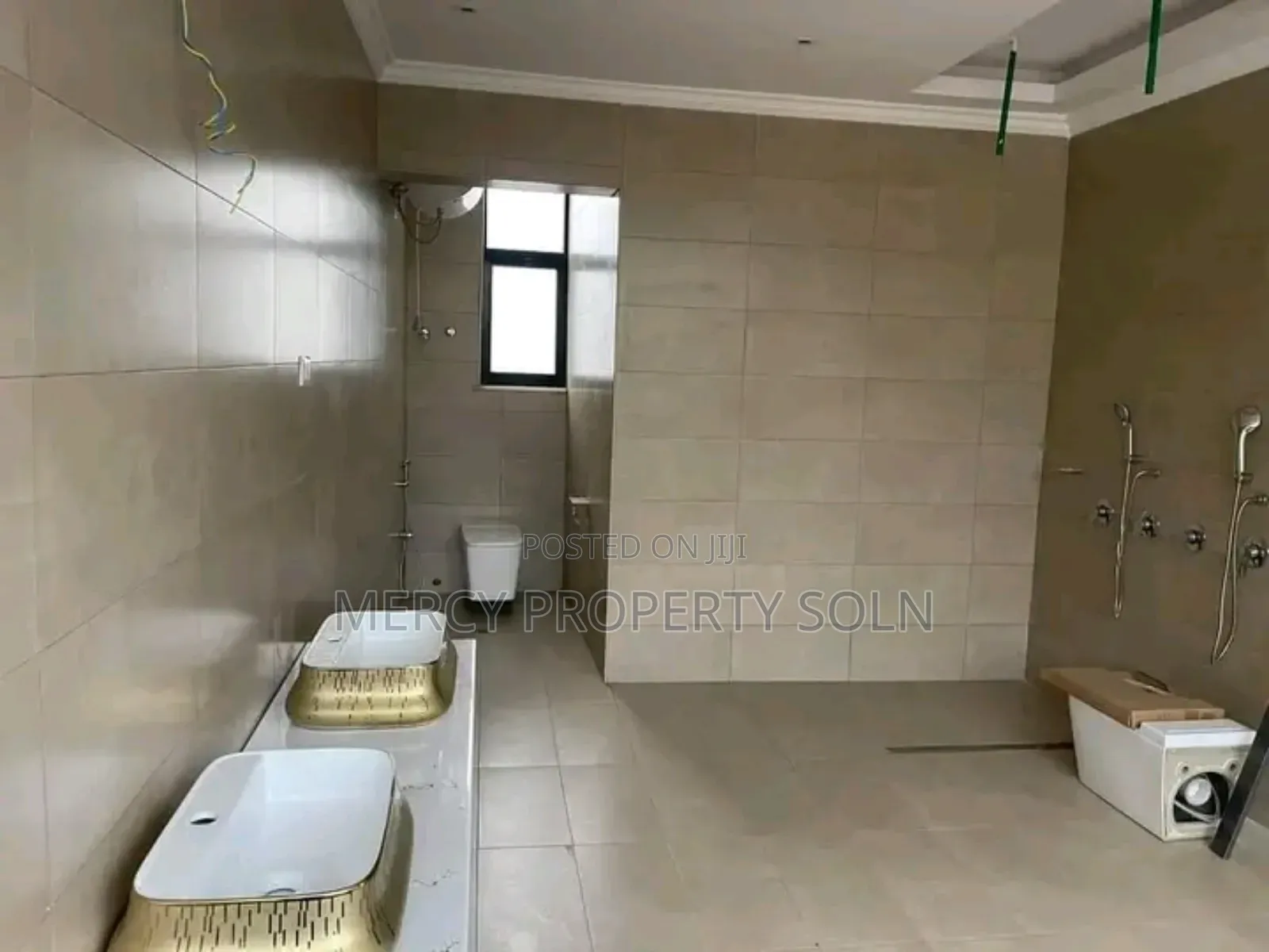 Furnished 10bdrm House in Yeka for sale