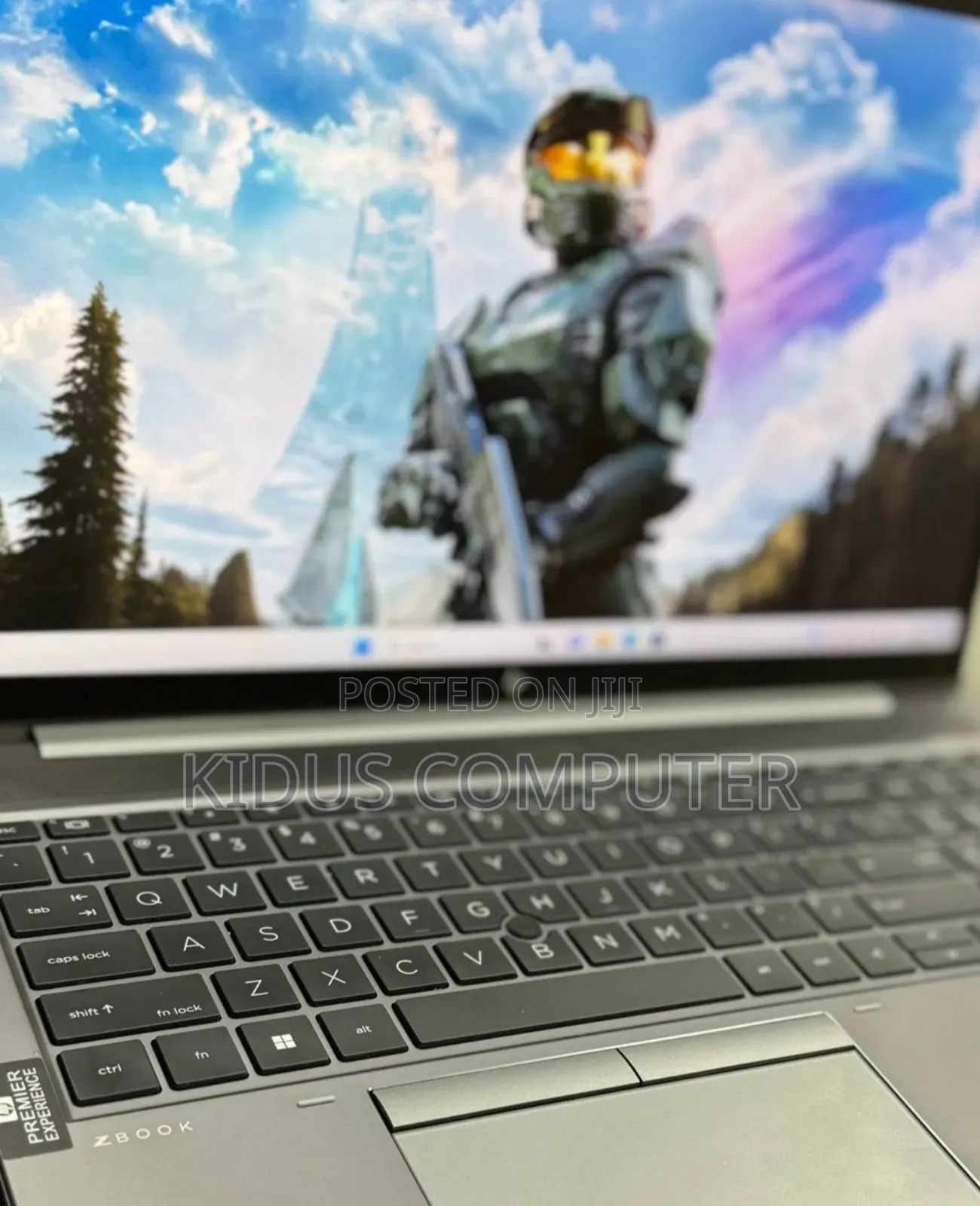 New Laptop HP ZBook Firefly G8 16GB Intel Core I7 SSD 512GB