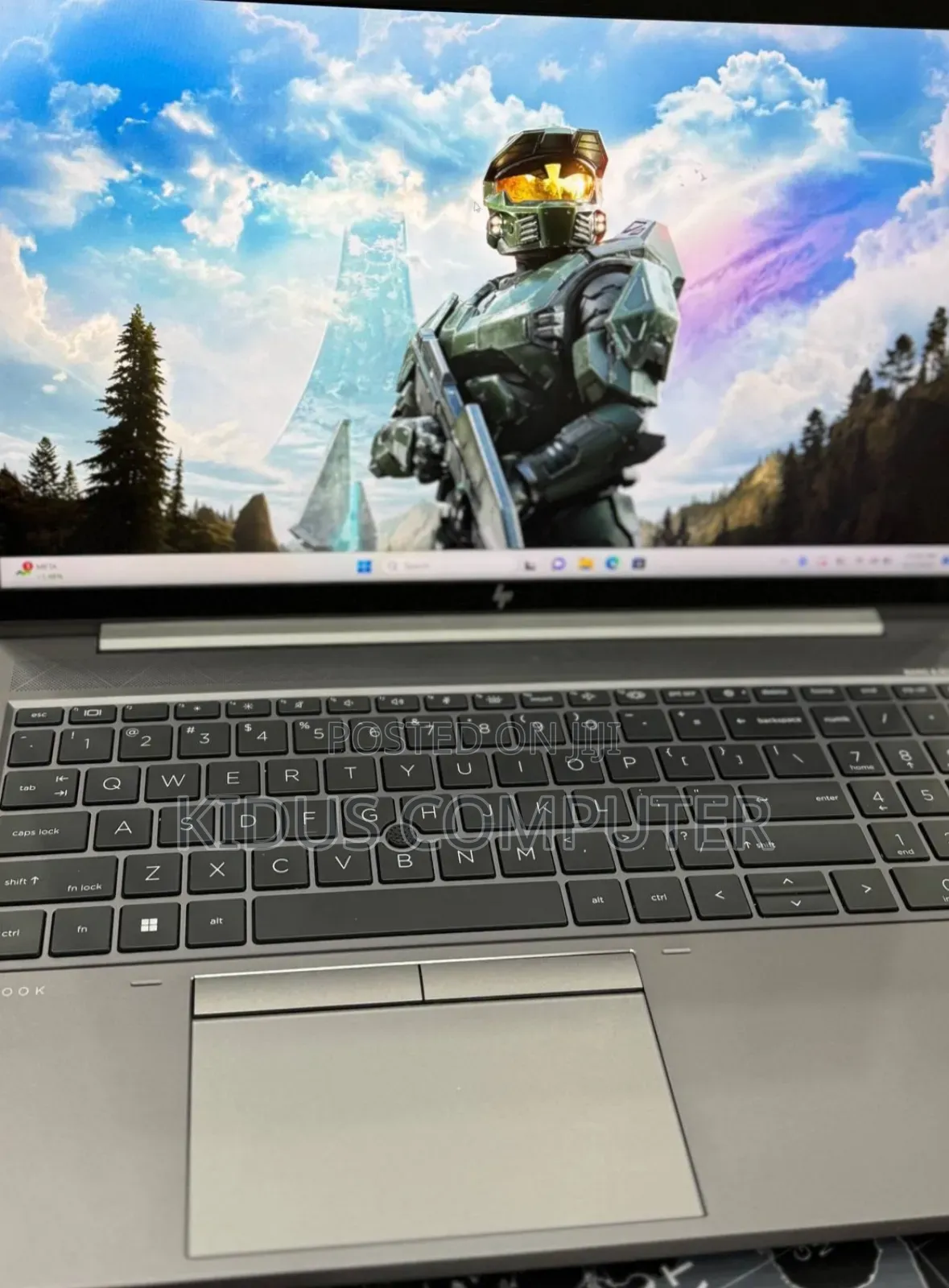 New Laptop HP ZBook Firefly G8 16GB Intel Core I7 SSD 512GB