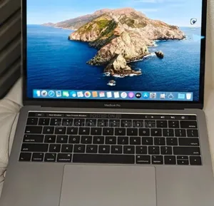 New Laptop Apple MacBook Pro 2019 16GB Intel Core I7 SSD 256GB