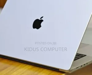 New Laptop Apple MacBook Pro M1 16GB Apple M1 Pro SSD 512GB