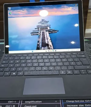 New Laptop Microsoft Surface 8GB Intel Core I5 SSD 256GB