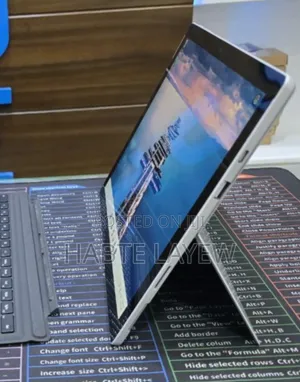 New Laptop Microsoft Surface 8GB Intel Core I5 SSD 256GB