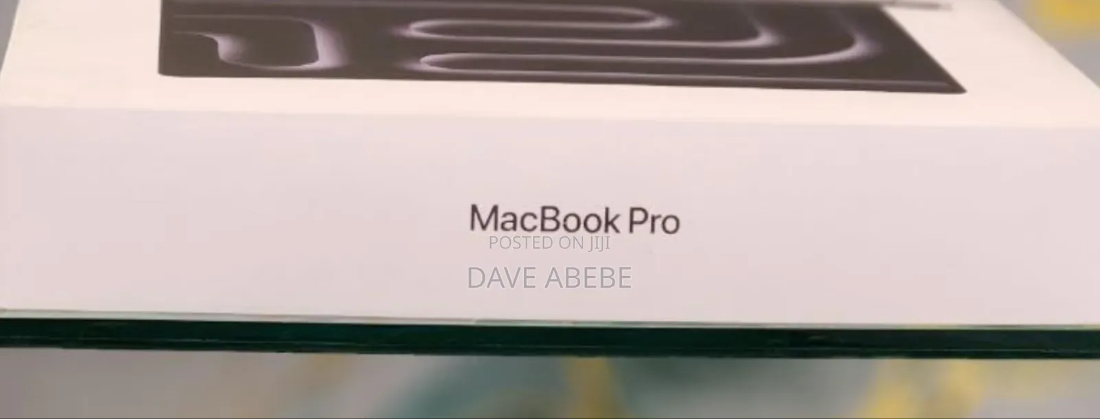 New Laptop Apple Macbook Pro 2025 M5 14-Inch 16GB Apple M5 SSD 512GB