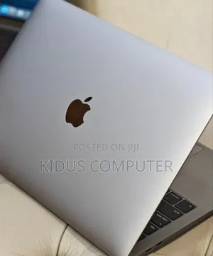 New Laptop Apple MacBook Pro 2019 16GB Intel Core I7 SSD 256GB
