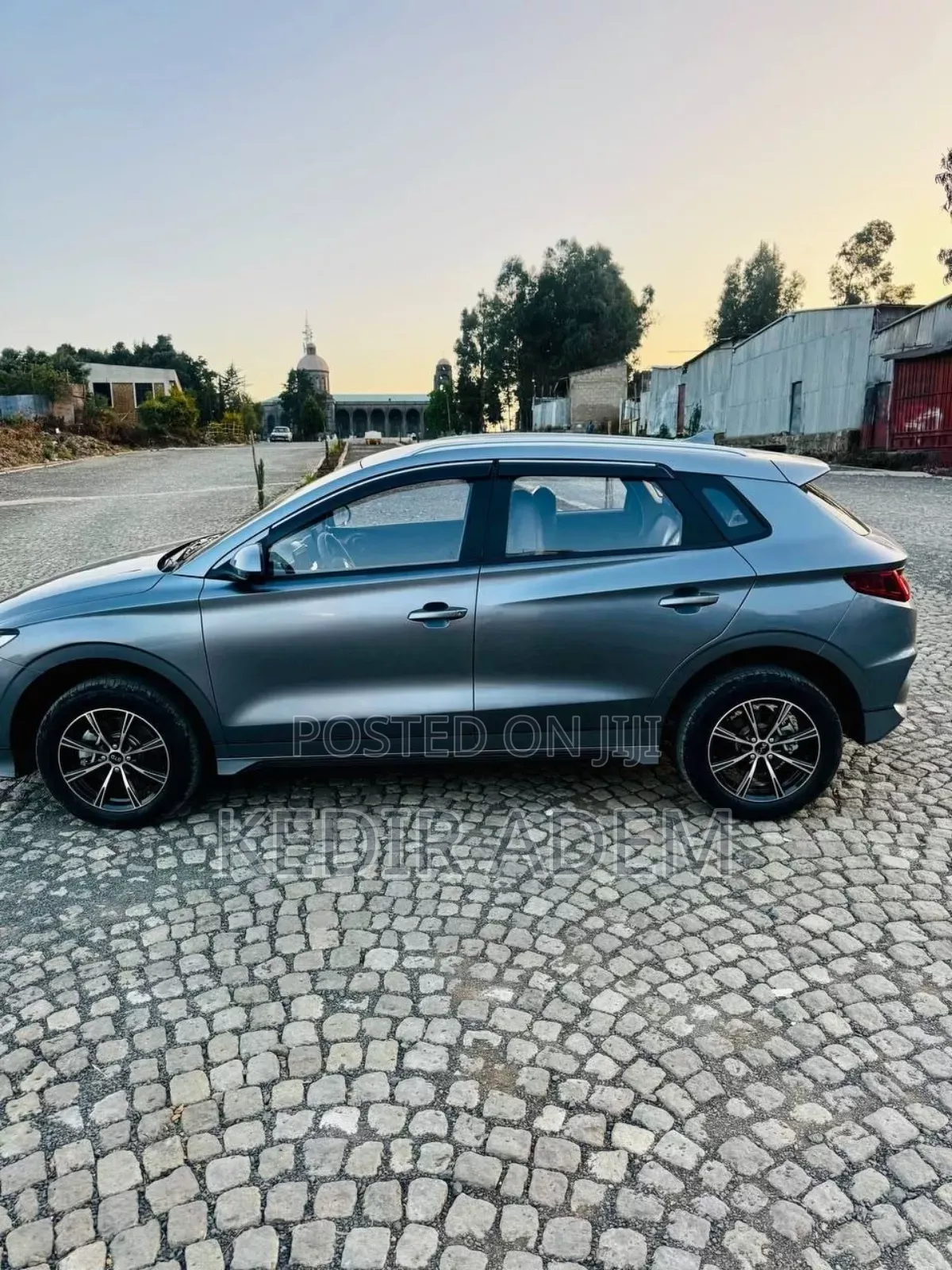 BYD E2 43 kWh 94 hp FWD 2024 Gray