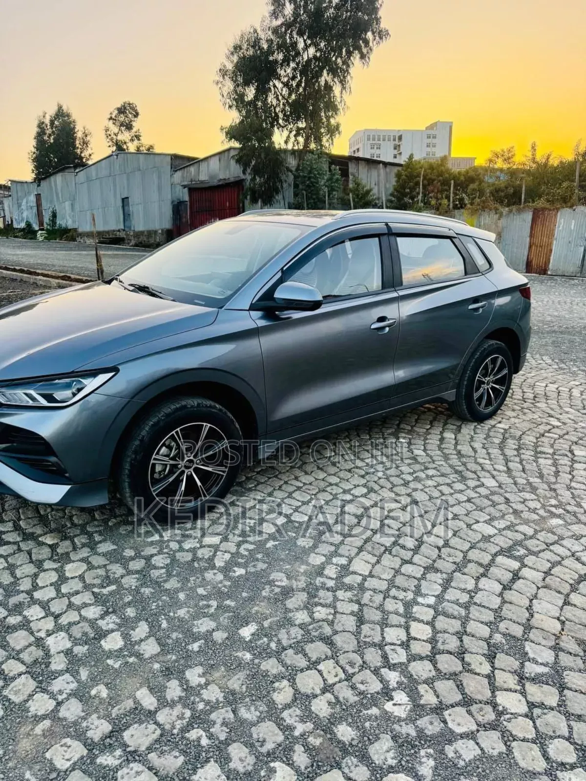 BYD E2 43 kWh 94 hp FWD 2024 Gray