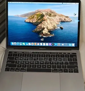 New Laptop Apple MacBook Pro 2019 16GB Intel Core I7 SSD 256GB