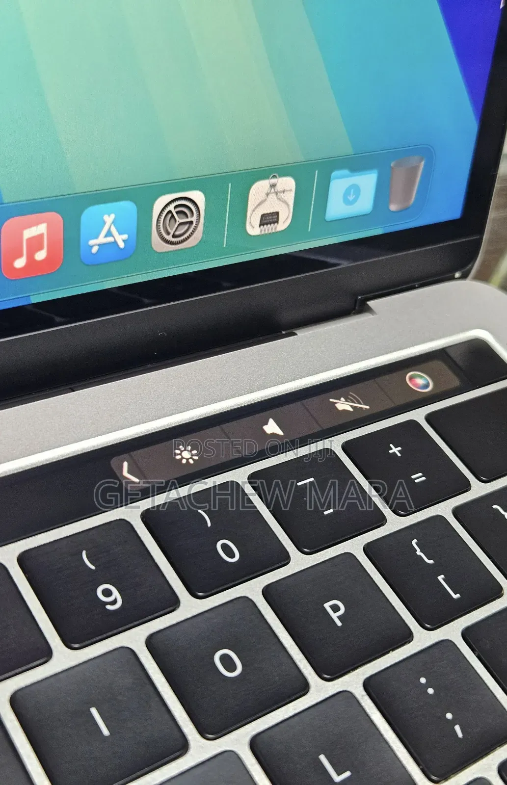 New Laptop Apple MacBook Pro 2019 8GB Intel Core I5 SSD 128GB