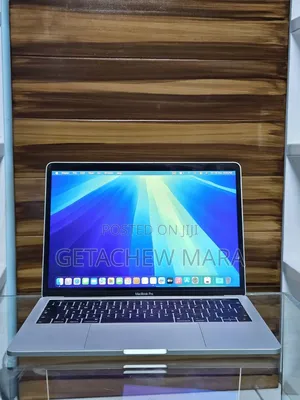 New Laptop Apple MacBook Pro 2019 8GB Intel Core I5 SSD 128GB