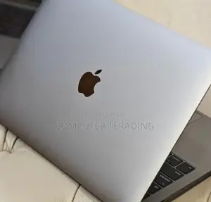 New Laptop Apple MacBook Pro 2019 16GB Intel Core i7 SSD 256GB