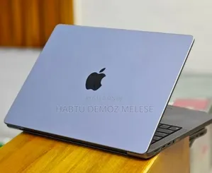 Photo - New Laptop Apple MacBook Pro M1 32GB Intel Core I7 SSD 512GB