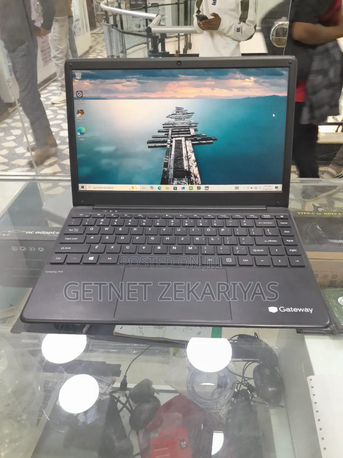 New Laptop Gateway NV78 4GB Intel Pentium SSD 128GB